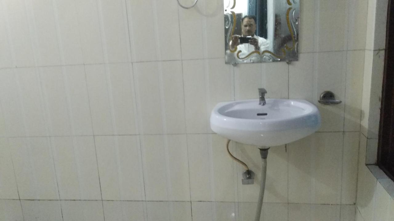 Hotel Giriraj Inn Βαρανάσι Εξωτερικό φωτογραφία