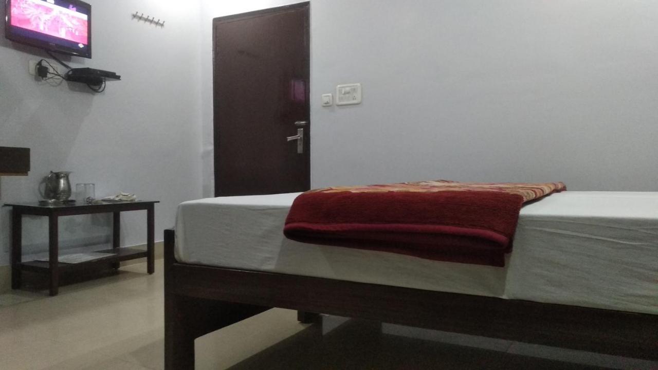 Hotel Giriraj Inn Βαρανάσι Εξωτερικό φωτογραφία
