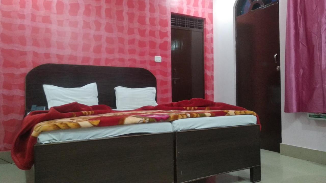 Hotel Giriraj Inn Βαρανάσι Εξωτερικό φωτογραφία