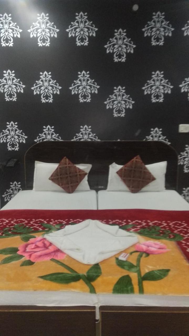 Hotel Giriraj Inn Βαρανάσι Εξωτερικό φωτογραφία