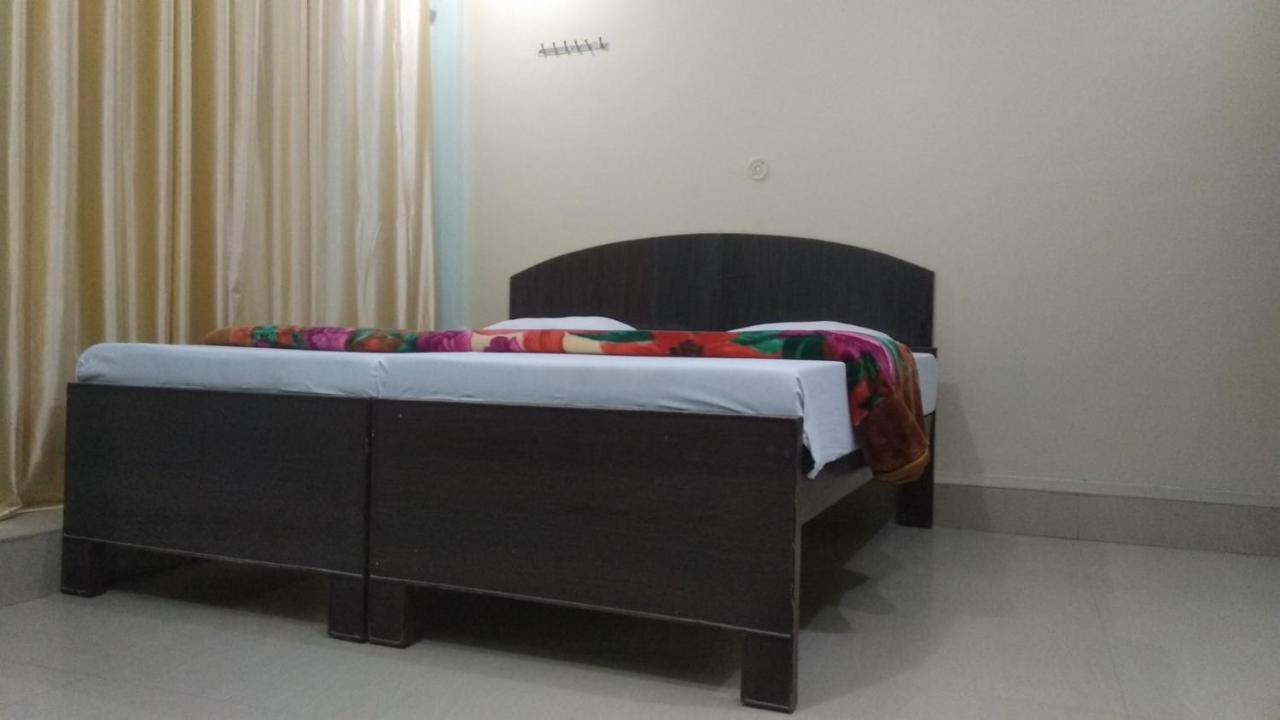 Hotel Giriraj Inn Βαρανάσι Εξωτερικό φωτογραφία